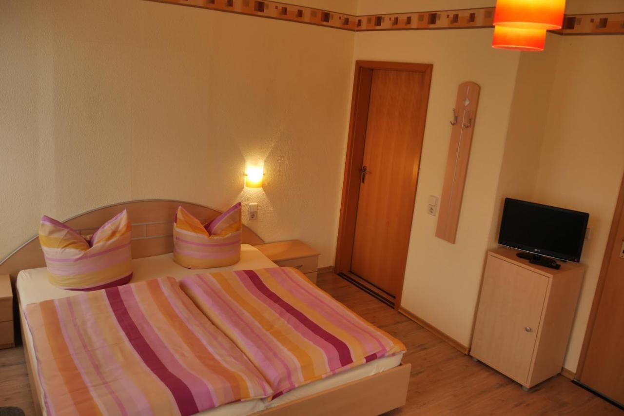 Guenstiges Doppelzimmer Saechsische Schweiz Mittelndorf エクステリア 写真